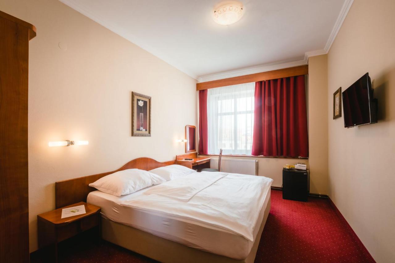 Wellness Hotel Luzan รุมบวร์ก ภายนอก รูปภาพ