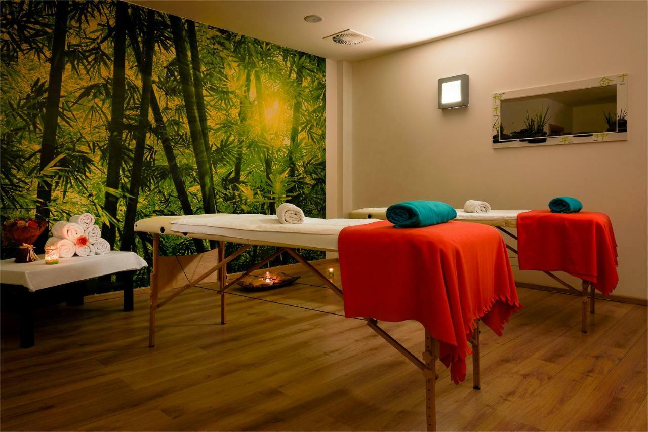 Wellness Hotel Luzan รุมบวร์ก ภายนอก รูปภาพ